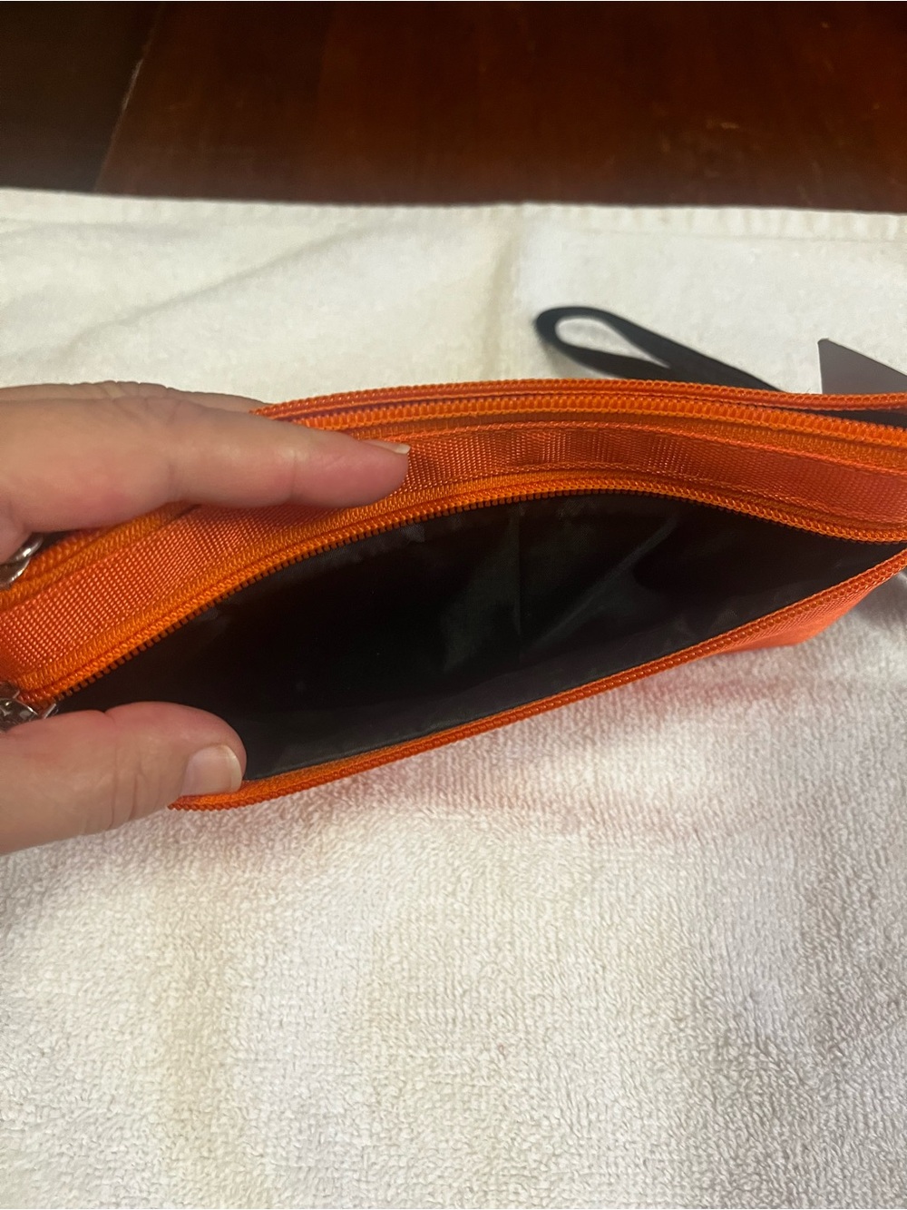 Orange - Picture 3 of 4